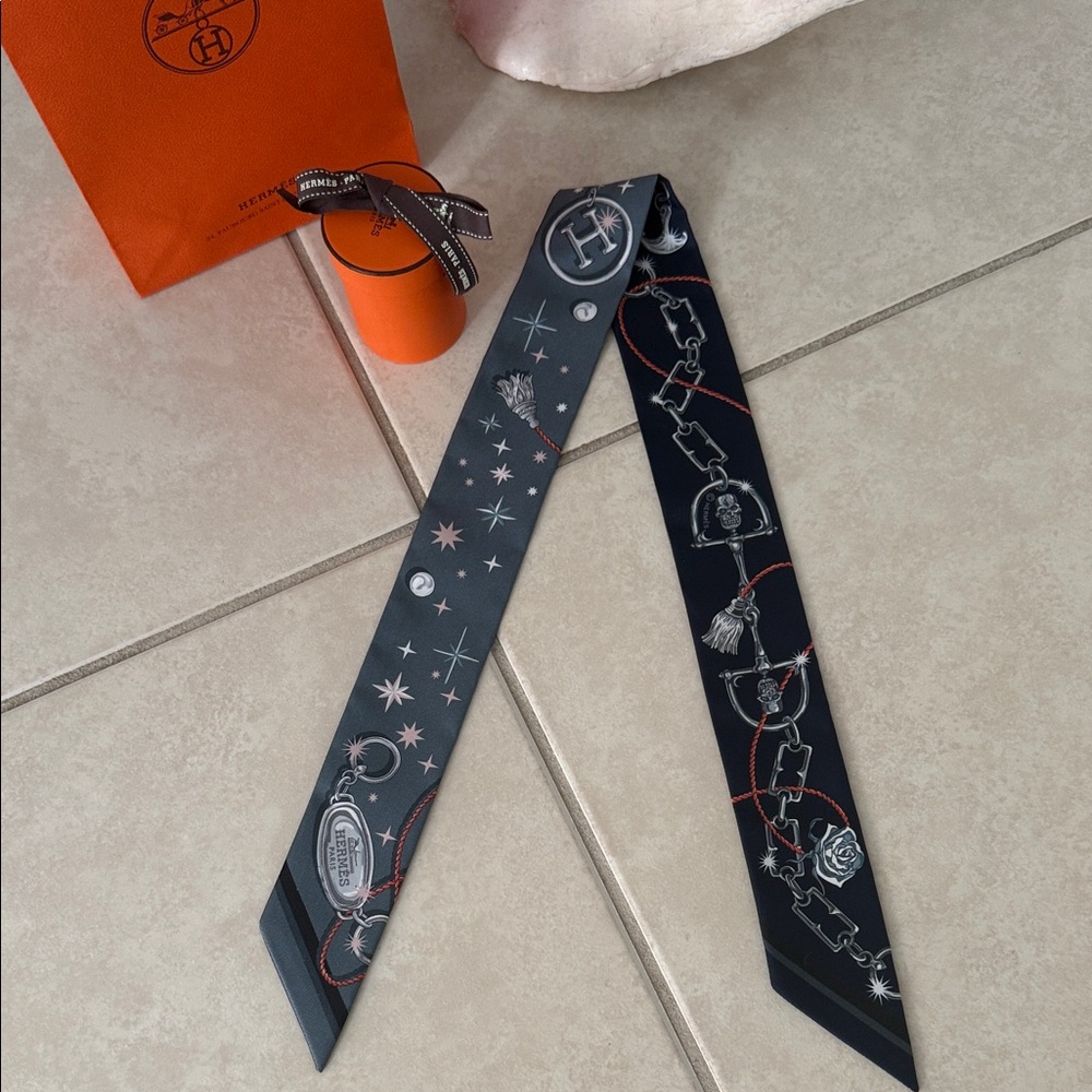 Hermes twilly rare design 🔥